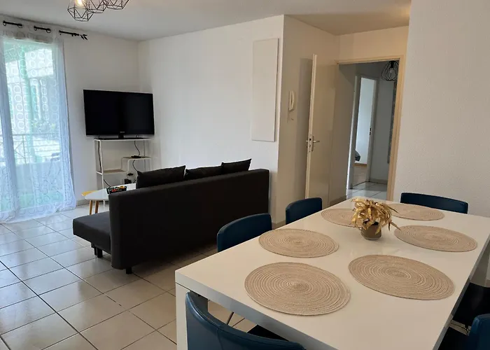 Апартаменты Confort Avec Parking Prive Монрежо