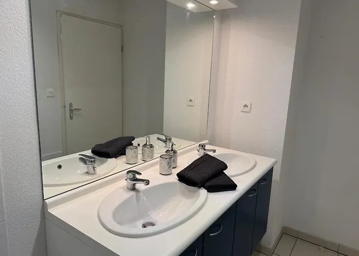 Confort Avec Parking Prive Daire